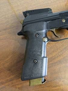 lot 390 image: Robocop Beretta M93R Airsoft BB Gun