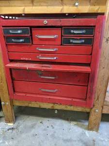 lot 380 image: Handy 9-Drawer Tool Chest