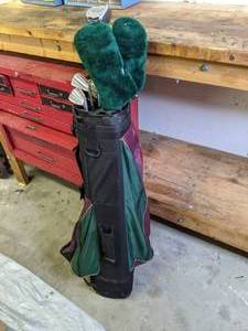 lot 381 image: Fun Golf Clubs & Bag