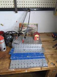 lot 384 image: Vintage Erector Set