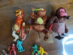lot 387 image: Vintage Revell Circus Toys & Train Cars