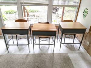 lot 363 image: Set of (3) Adorable School Desks with Chairs