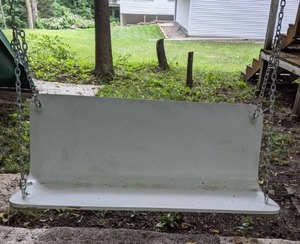 lot 366 image: Beautiful Garden Swing Seat - White