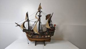 lot 126 image: Antique Handmade Ship