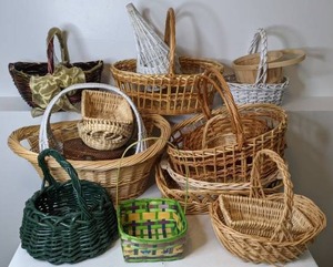 lot 118 image: Lot of (19) Baskets including Vintage Asian Tea Box