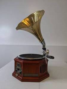 lot 130 image: Electric Phonograph Turntable with AMFM Radio and CD Player