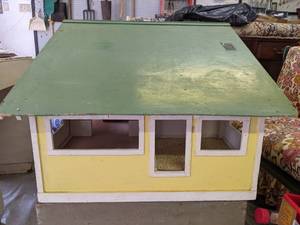 lot 282 image: 1927 Handmade Dollhouse