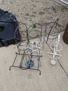 lot 203 image: Stand & Display Lot