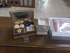 lot 298 image: All the Good Smells Lot-Candles & Warmer