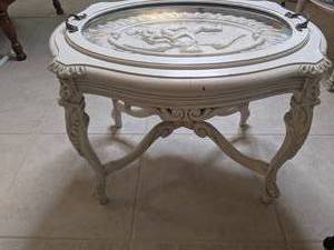 lot 7 image: French Renaissance Style Tray Table - with Removable Glass Tray