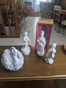 lot 243 image: Porcelain Figurines