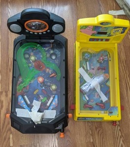 lot 231 image: Set of (2) Tabletop Pinball Machines Spongebob & Space