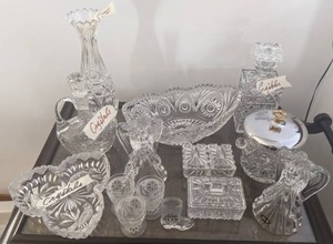 lot 218 image: Lot of Crystal Bowls, Decanters, Ice Bucket, Angels, and More