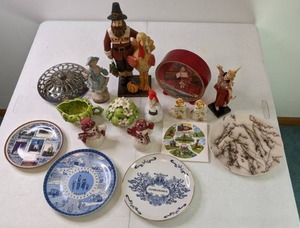 lot 155 image: Home Dcor Lot Decorative plates, Statues, Candle Holders, & More