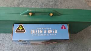 lot 158 image: Vintage Portable Folding Picnic Table & Greatland Flocked Top Queen Airbed w External Pump