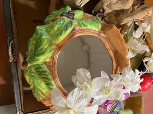 lot 49 image: Lot 22 of Luau Decor