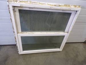 lot 51 image: Vinyl Double Hung Window