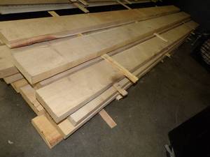lot 2 image: 18 - Fresh Cut Oak Planks 8 Long 1-12 x 8