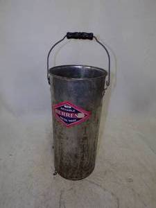 lot 59 image: Vintage Metal Pail