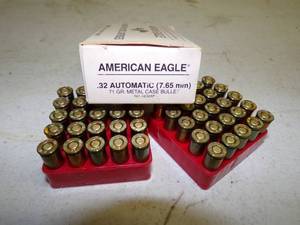 lot 18 image: 50 - .32 Automatic Pistol Ammunition