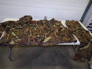 lot 46 image: 3 Piece Cabelas Camo Suit  Jacket, Vest and Pants,
