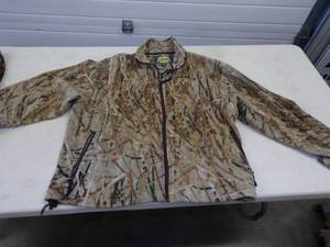 lot 62 image: XXL Camo Jacket