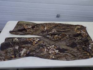 lot 65 image: XXL Camo Pants