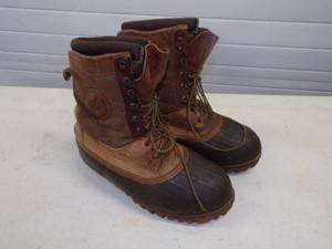 lot 71 image: Size 13 Lacrosse Winter Boots