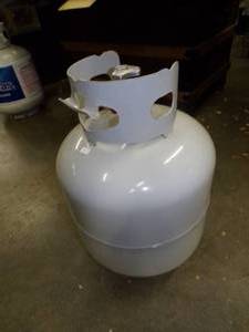 lot 182 image: 20# Propane Tank