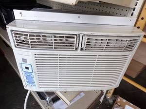lot 188 image: 5000 BTU Air Conditioner