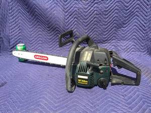 lot 16 image: Craftsman 1842cc Gas Chainsaw