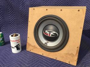 lot 28 image: Rockford Fosgate Punch 2 Speaker & Capacitor