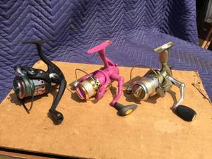 lot 47 image: 3 Spinning Reels