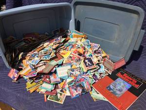 lot 76 image: Hundreds Vintage 1980s-90s Baseball Cards