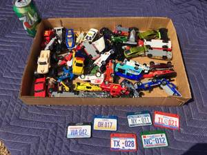 lot 77 image: Hot Wheels - Matchbox Diecast Cars