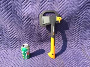 lot 80 image: Fiskars X7 CampSurvival Hatchet