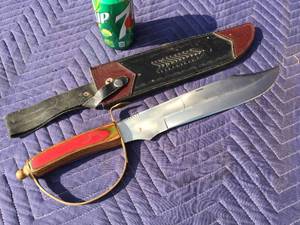 lot 85 image: Large Novalty Show Off Knife