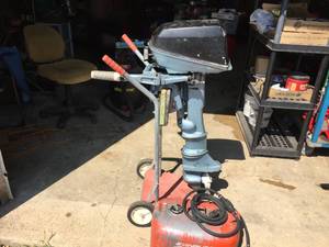 lot 8 image: Evinrude 6hp 2 Stroke Outboard Boat Motor with Tank