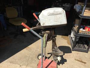 lot 9 image: Wards Sea King 5hp Outboard Motor