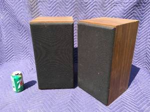 lot 13 image: Pair Polk Audio Bookshelf 5JR Speakers