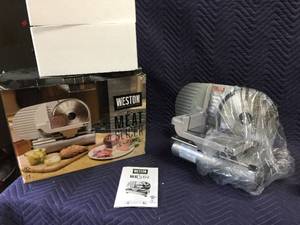 lot 102 image: Weston 9 Electric Meat Slicer