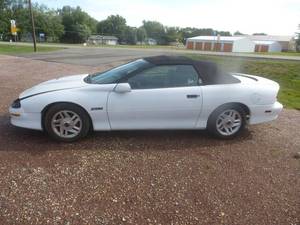 lot 2 image: 1995 Chevy Camaro Z28