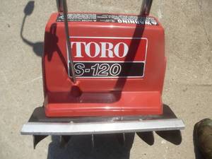 lot 41 image: Toro Snow Thrower
