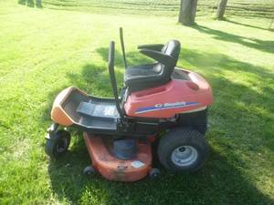 lot 4 image: Simplicity Axion Zero Turn Mower