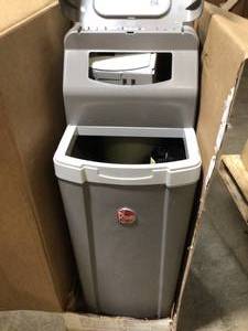 lot 28 image: Rheem Water Softner 32K not tested see pictures