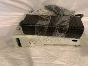 lot 6 image: XBox 360