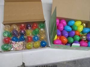 Slime Filled Eggs with Toys, Toy Fi...