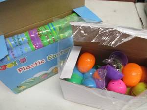 100 Plastic Eggs, Dinosaur Filled E...