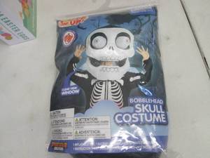 Puff Me Up Bobblehead Skull Costume...