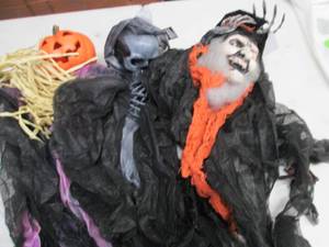 3 Halloween Decoration Items open b...